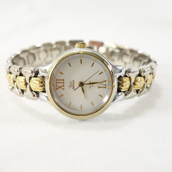 Classic Timex Indiglo Women's Two Tone Bracelet Quartz Watch New Battery - Picture 1 of 10